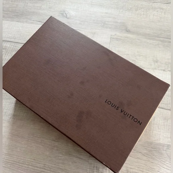 Louis Vuitton Brown Gift Box with large dustbag - Picture 2 of 4